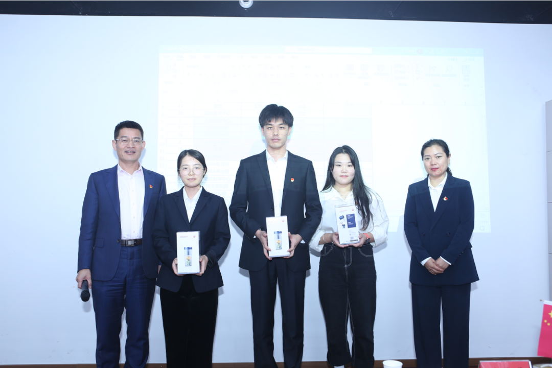以知识竞赛别开生面的形式,社科赛斯党支部集中学习党的二十大精神